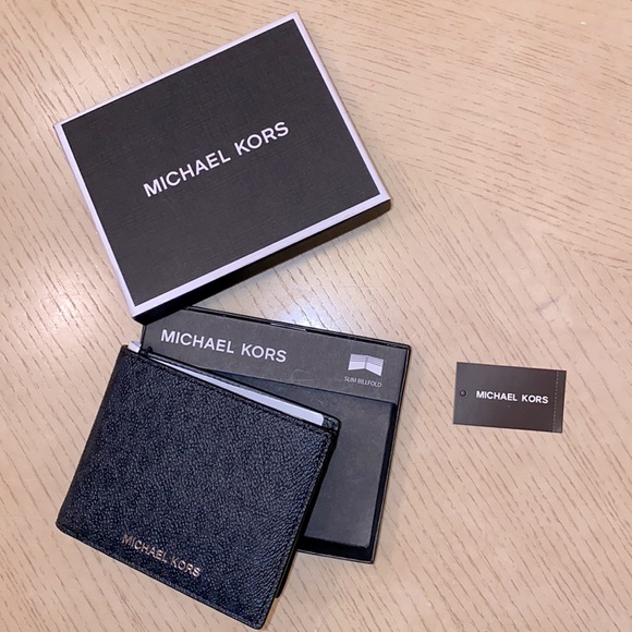 Michael Kors Wallet - Picture 1 of 9